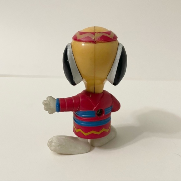 Vintage Snoopy World Tour Taiwan Figure Toy - Picture 8 of 14